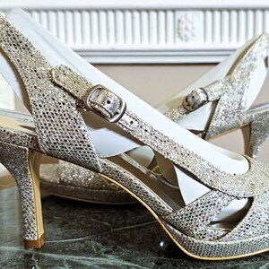 NWOB Womens Nine West In the Bankr Silver Glitter Sparkle Shoes 6M